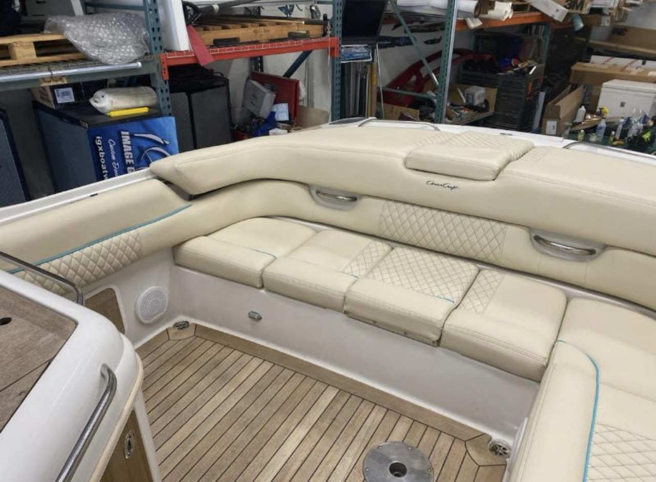 Chris-Craft Cabin Cruiser  2004