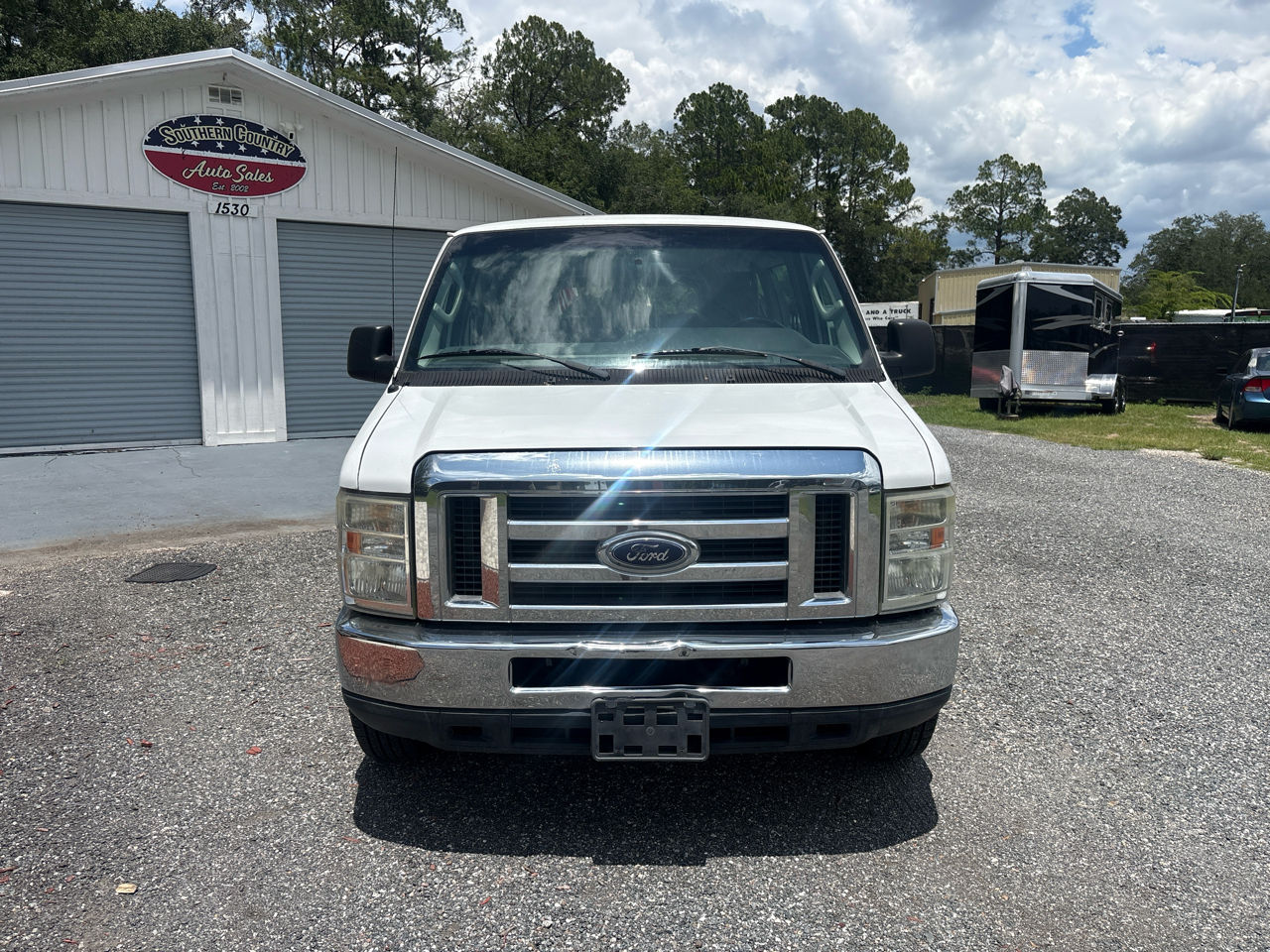 Ford Econoline/Club Wagon E350 Super Club Wagon 2012