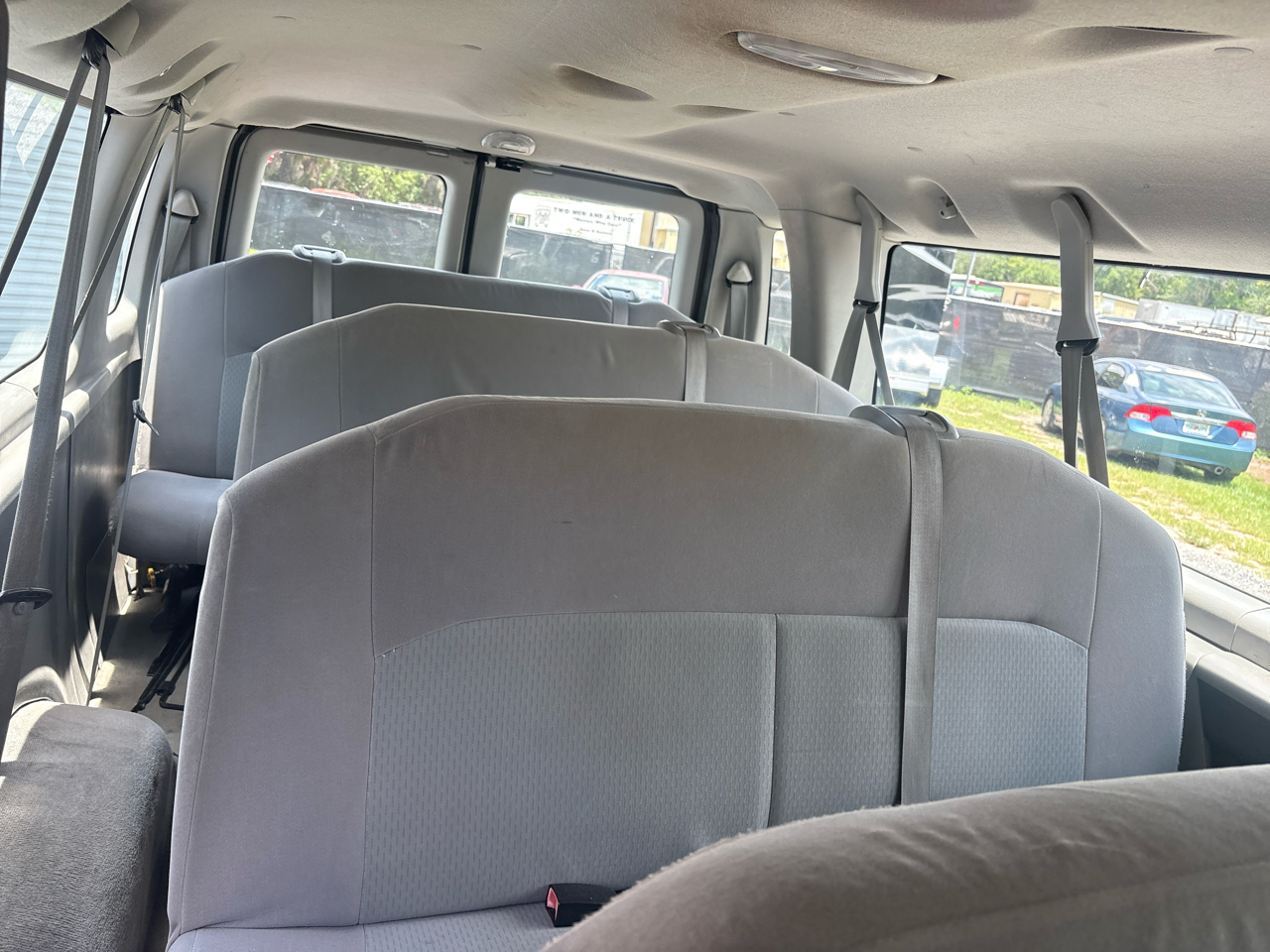 Ford Econoline/Club Wagon E350 Super Club Wagon 2012