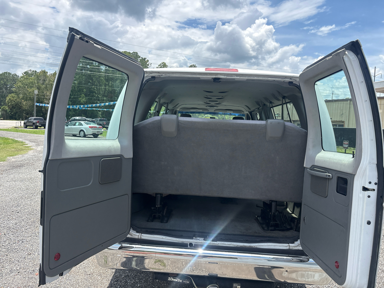 Ford Econoline/Club Wagon E350 Super Club Wagon 2012