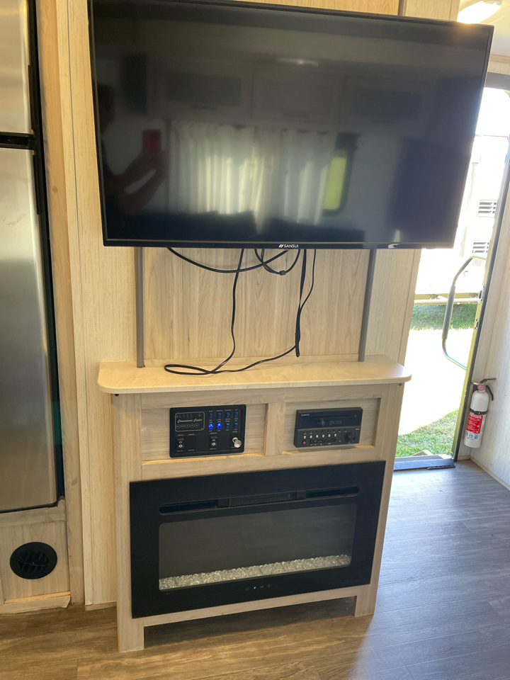 Cruiser RV Travel Trailer  2022 Cruiser RV Travel Trailer  2022