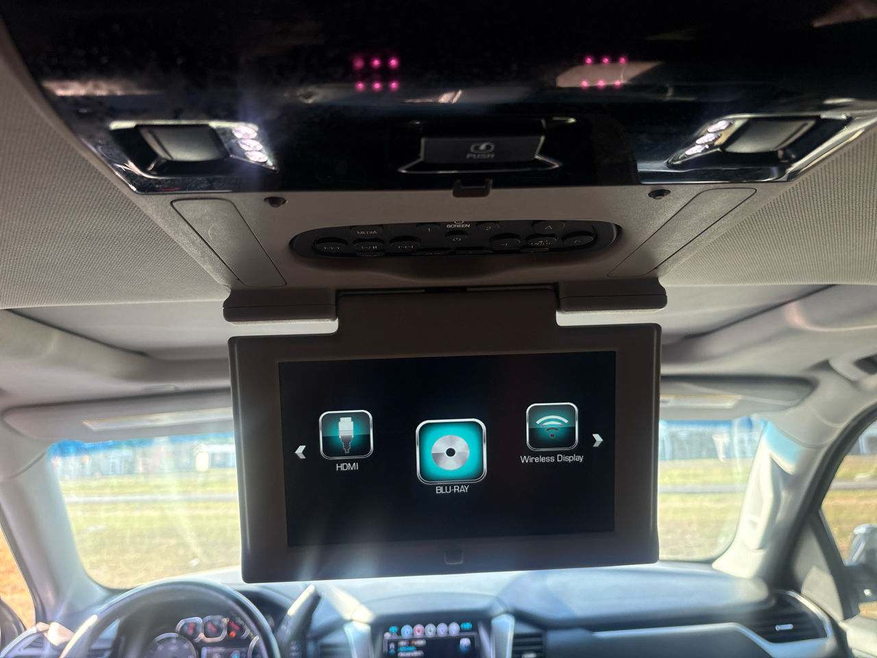 Chevrolet Suburban 2WD 4dr 1500 Premier 2018