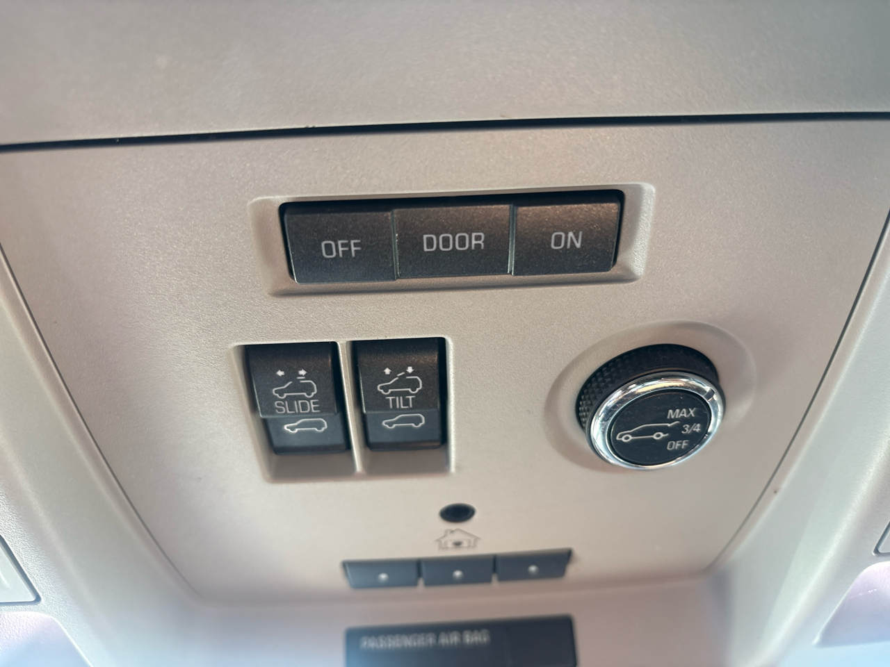 Chevrolet Suburban 2WD 4dr 1500 Premier 2018