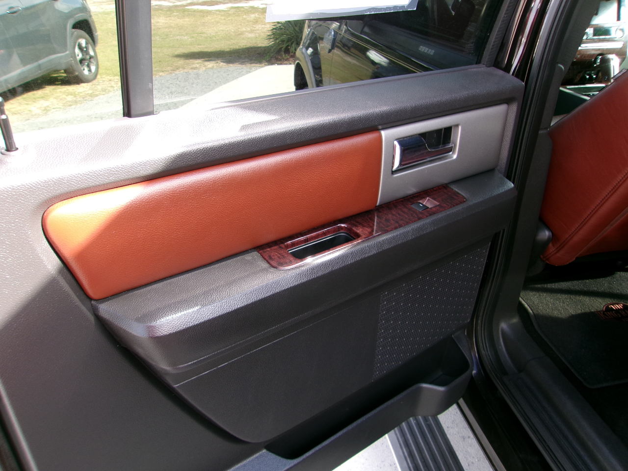 Ford Expedition EL 2WD 4dr King Ranch 2013