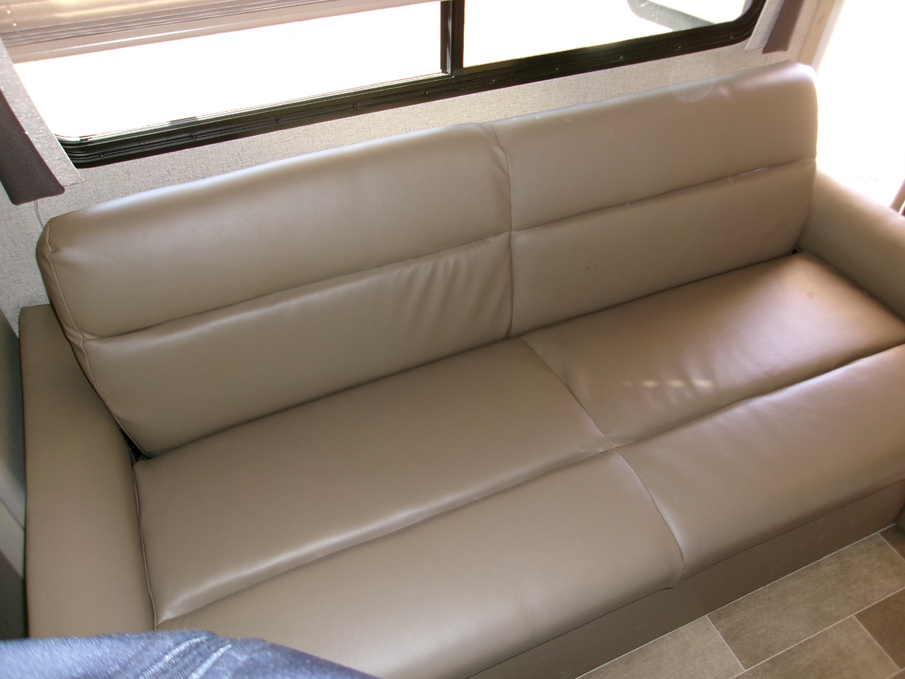 Thor Motor Coach Chateau  2020