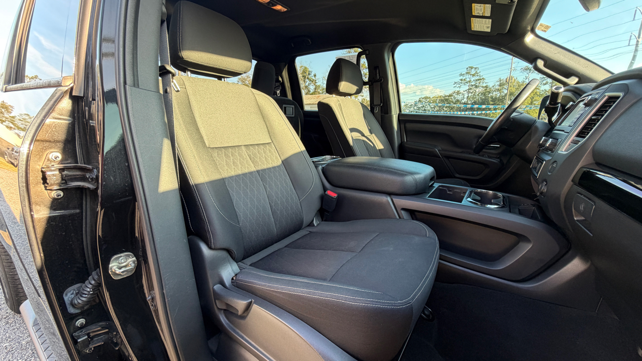 Nissan Titan 4x2 Crew Cab SV 2018
