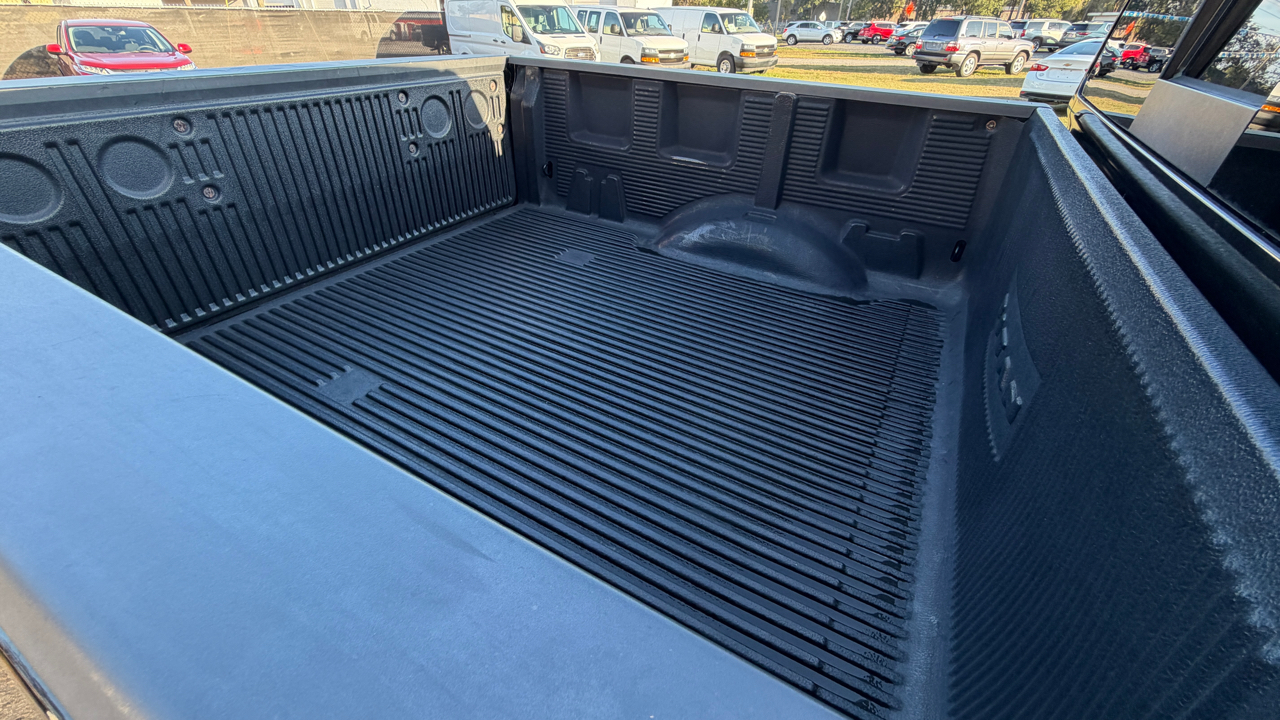 Nissan Titan 4x2 Crew Cab SV 2018