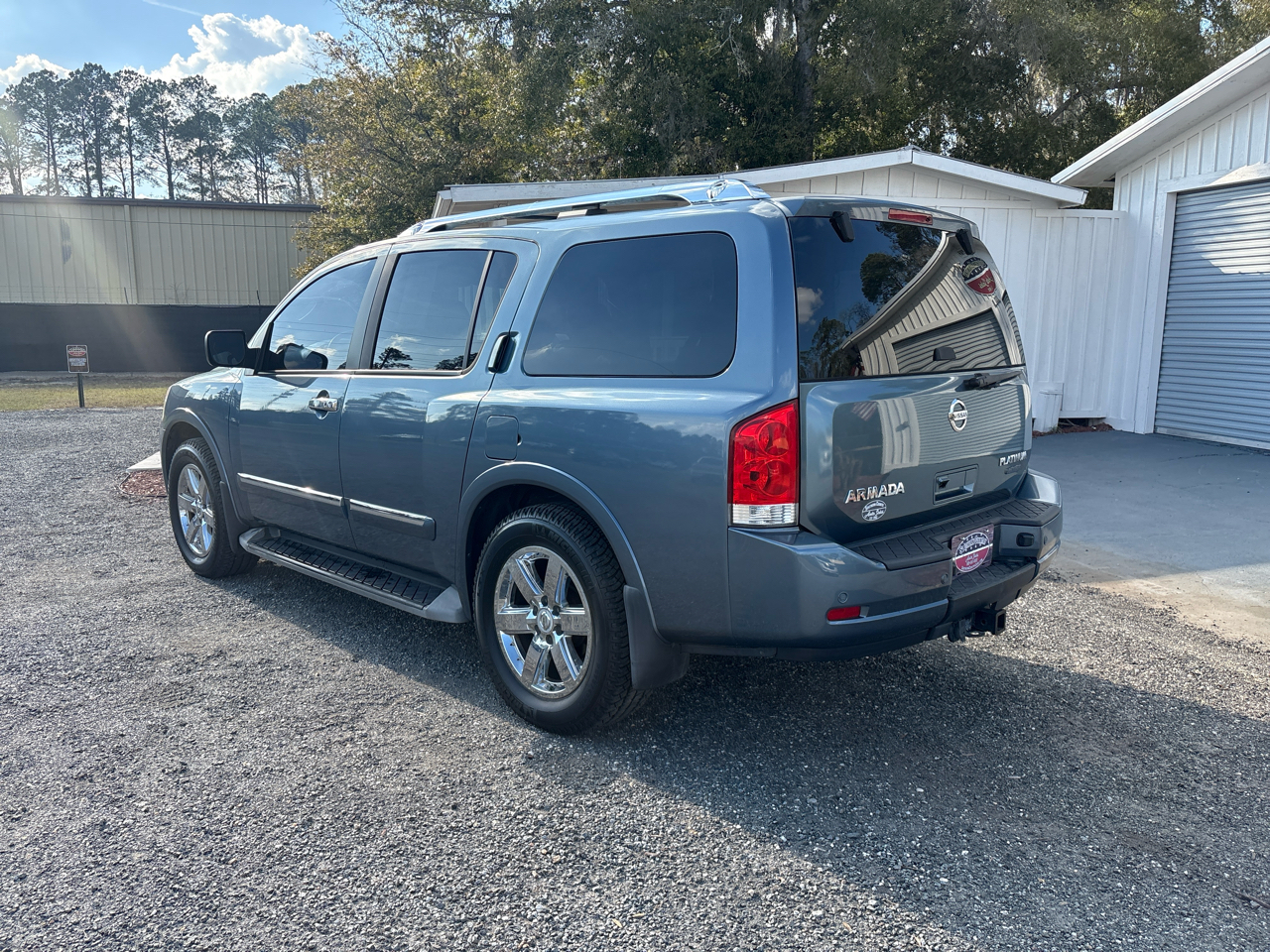 Nissan Armada 2WD 4dr Platinum 2010