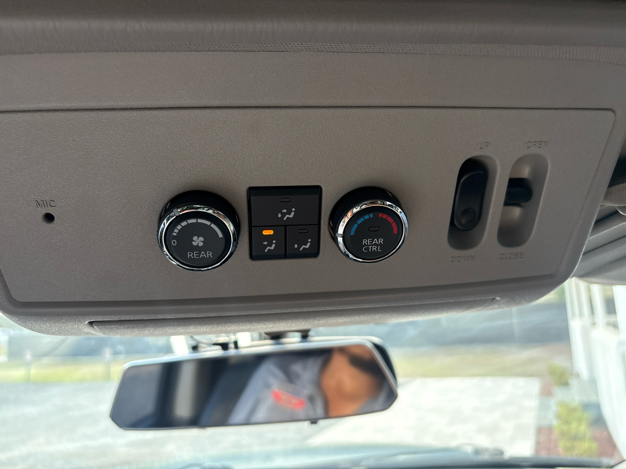 Nissan Armada 2WD 4dr Platinum 2010