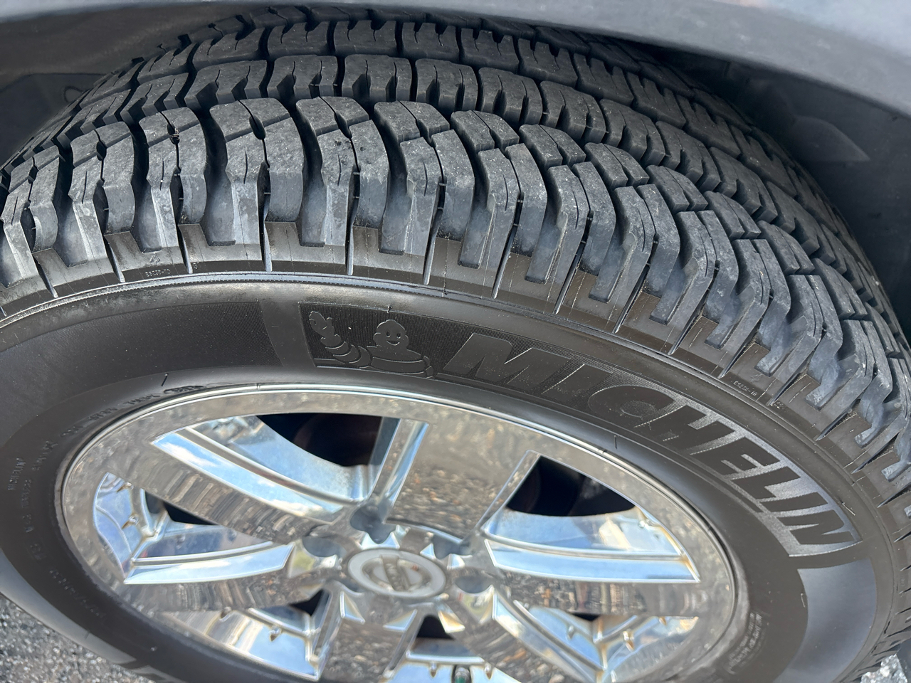 Nissan Armada 2WD 4dr Platinum 2010