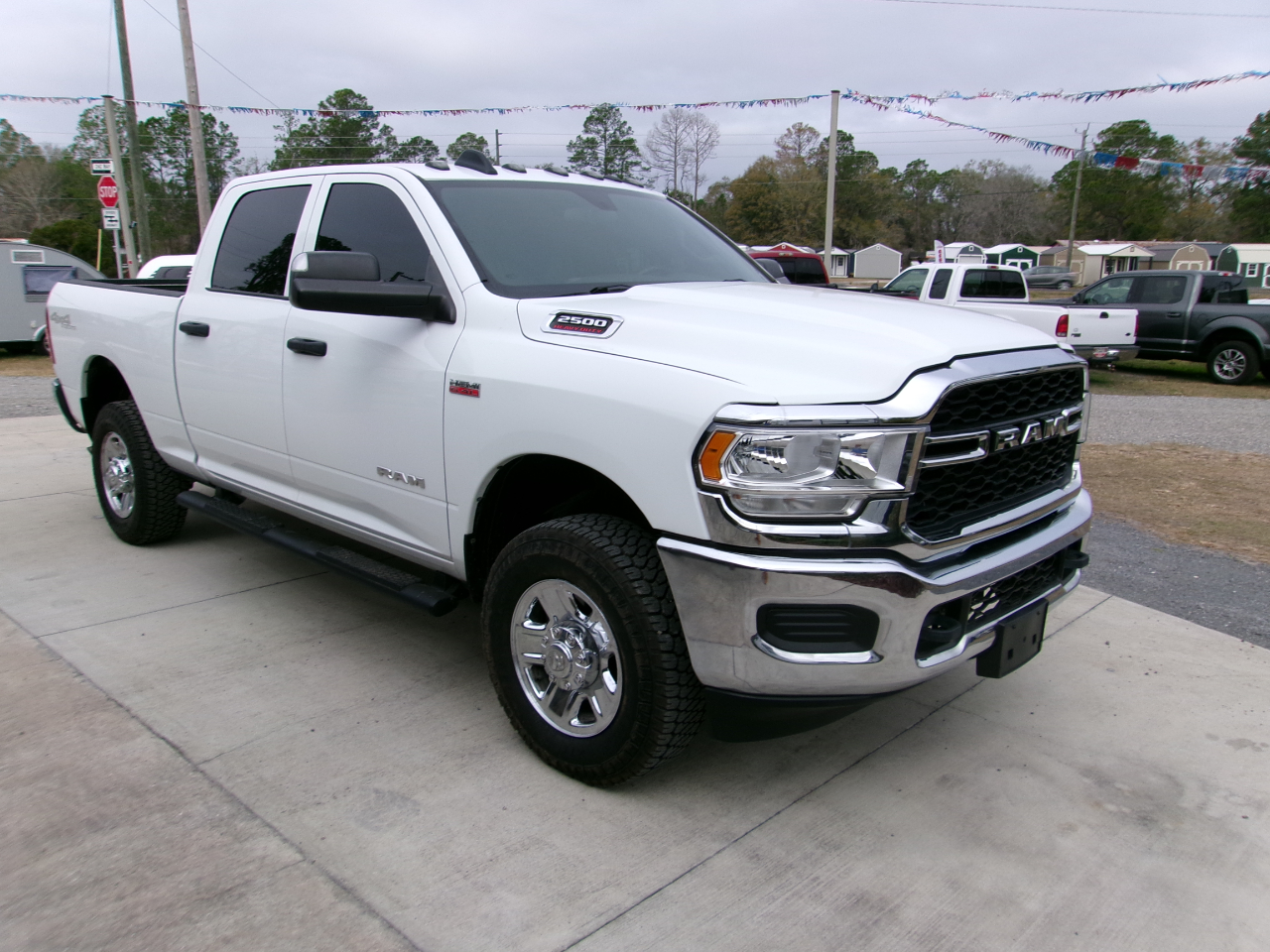 RAM 2500 Tradesman 4x4 Crew Cab 6'4" Box 2022