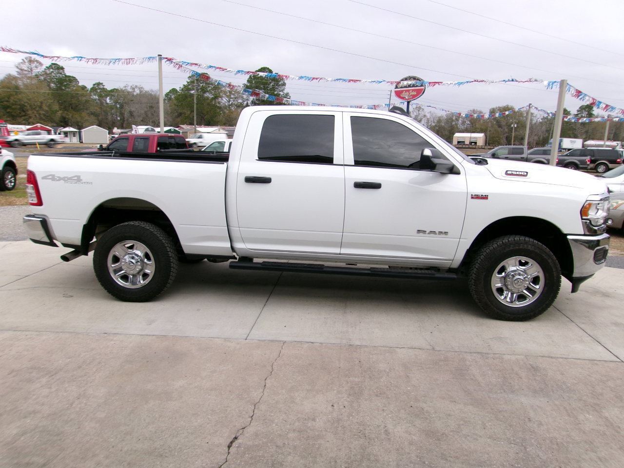 RAM 2500 Tradesman 4x4 Crew Cab 6'4" Box 2022