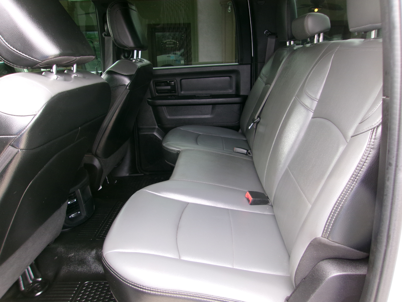 RAM 2500 Tradesman 4x4 Crew Cab 6'4" Box 2022