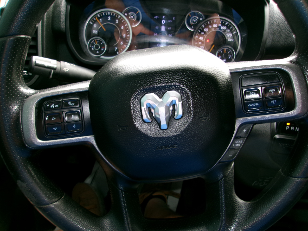 RAM 2500 Tradesman 4x4 Crew Cab 6'4" Box 2022