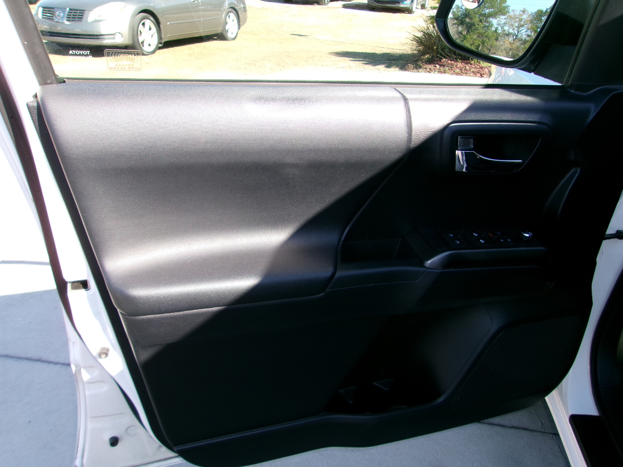 Toyota Tacoma TRD Off Road Double Cab 5' Bed V6 4x4 MT (Natl) 2017