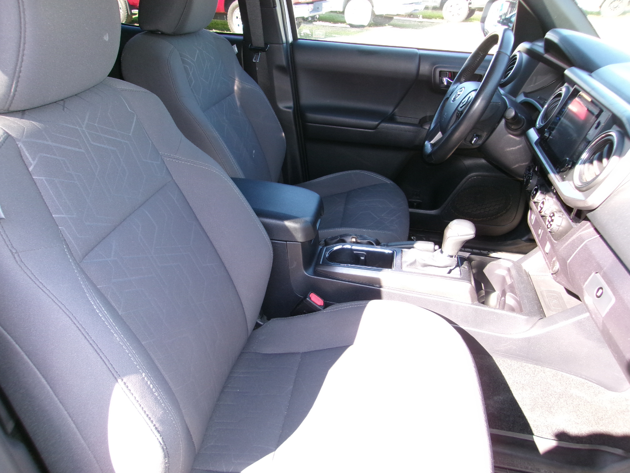 Toyota Tacoma TRD Off Road Double Cab 5' Bed V6 4x4 MT (Natl) 2017