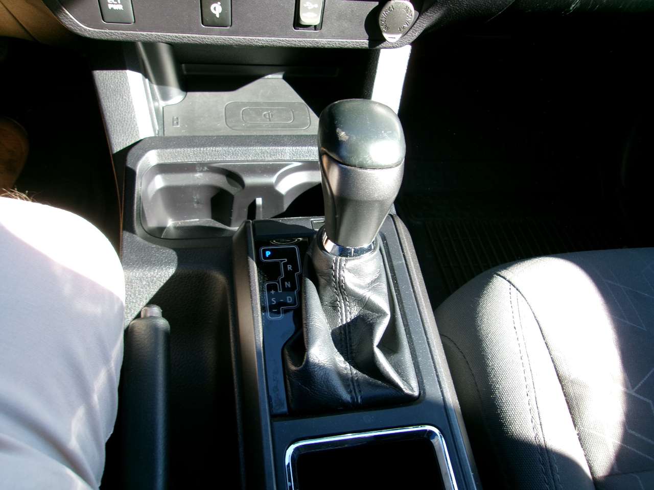 Toyota Tacoma TRD Off Road Double Cab 5' Bed V6 4x4 MT (Natl) 2017