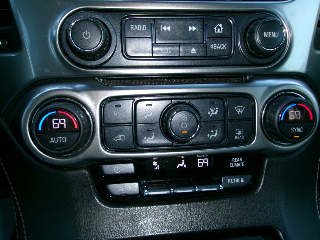 Chevrolet Tahoe 4WD 4dr LS 2018