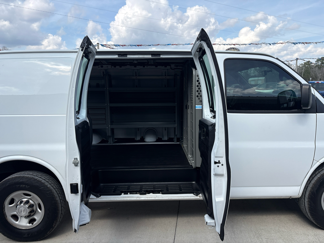 Chevrolet Express Cargo Van RWD 2500 135" 2019