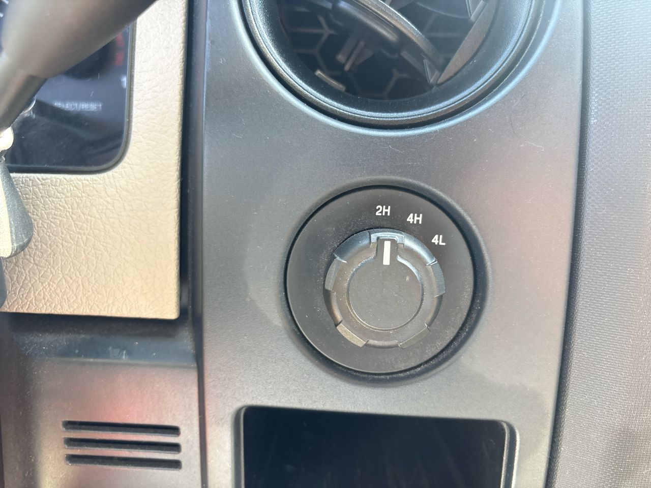 Ford F-150 4WD SuperCab 133" STX 2010