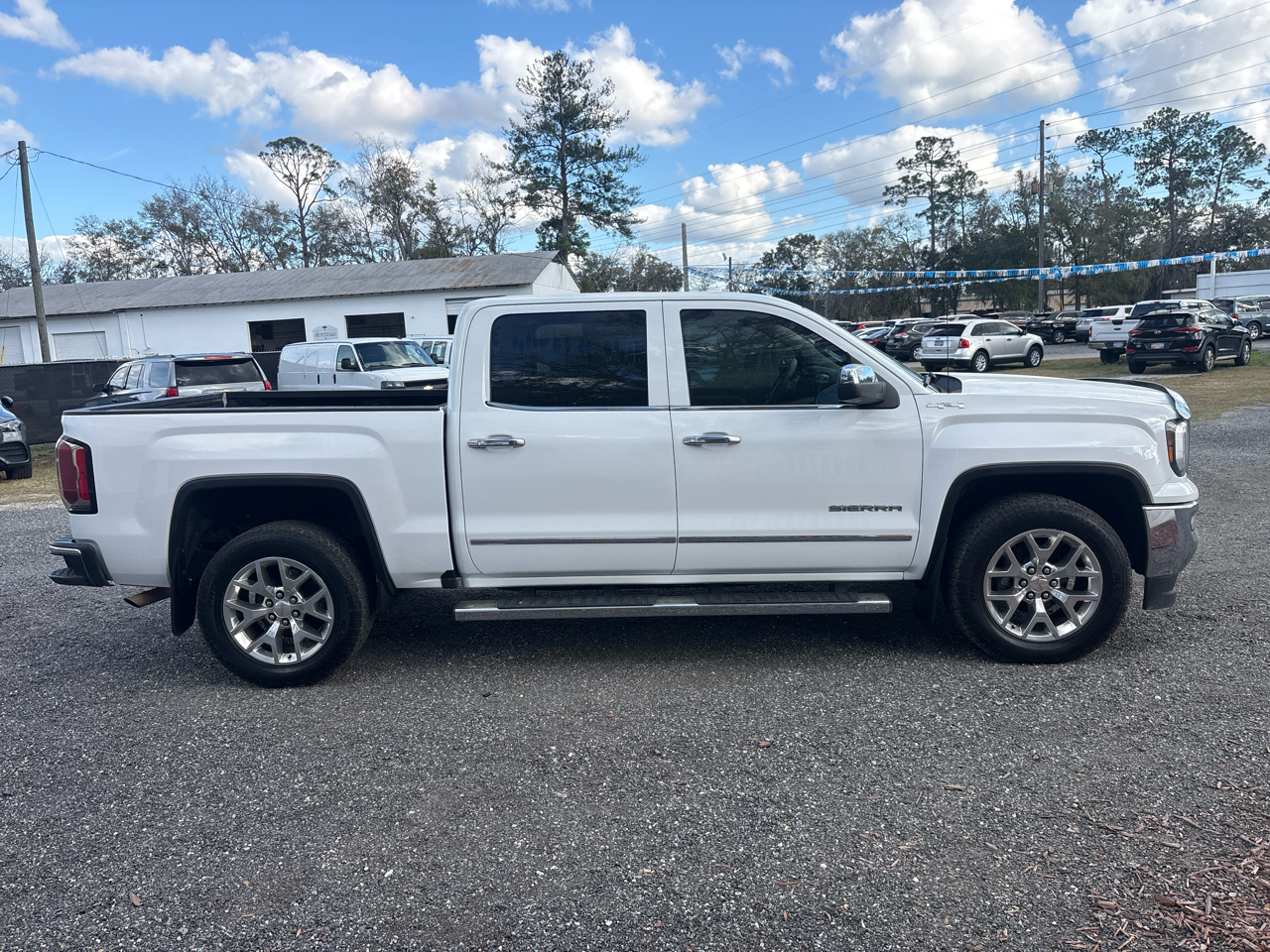 GMC Sierra 1500 4WD Crew Cab 143.5" SLT 2017