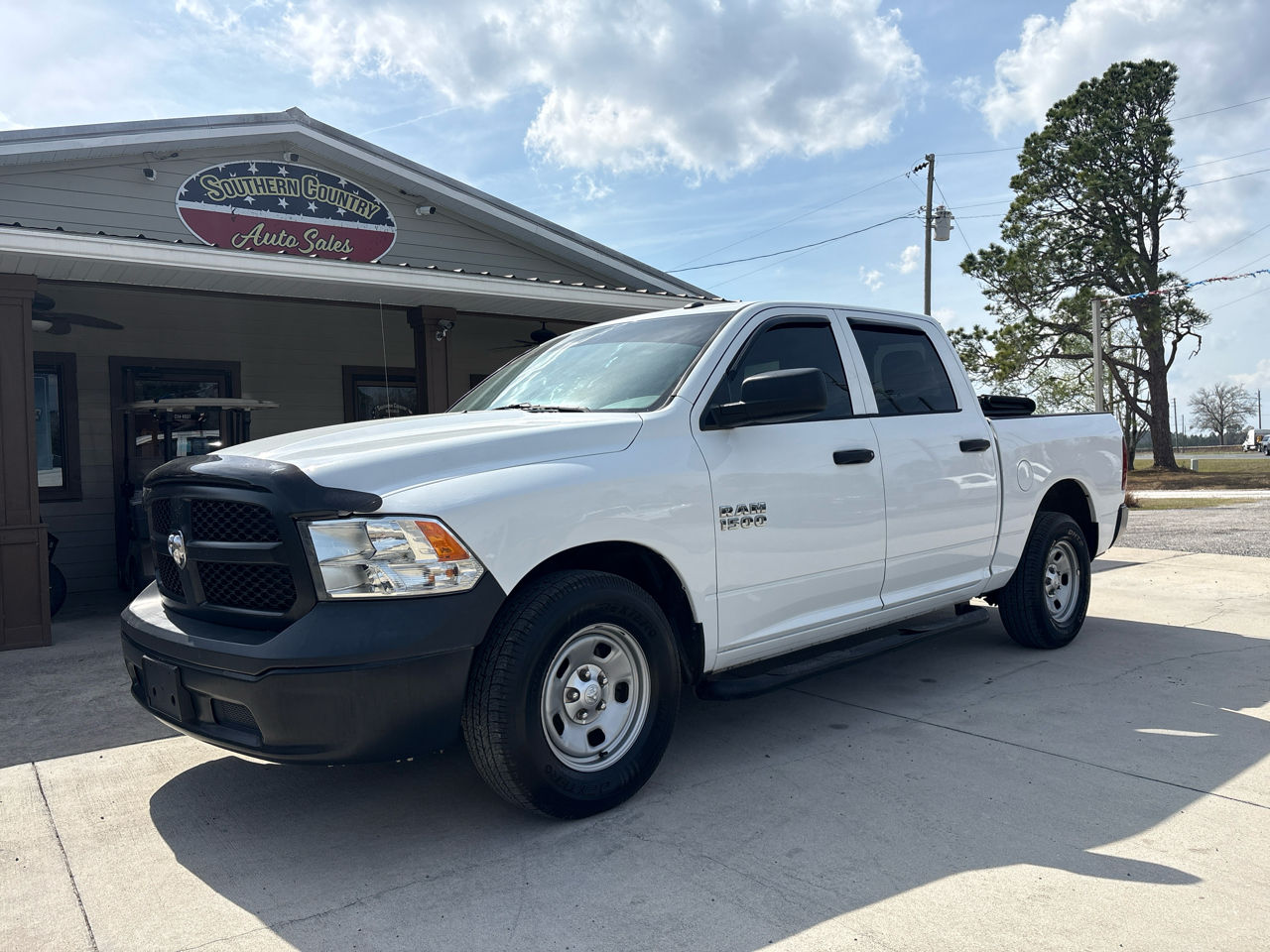 RAM 1500 Tradesman 4x2 Crew Cab 5'7" Box 2018