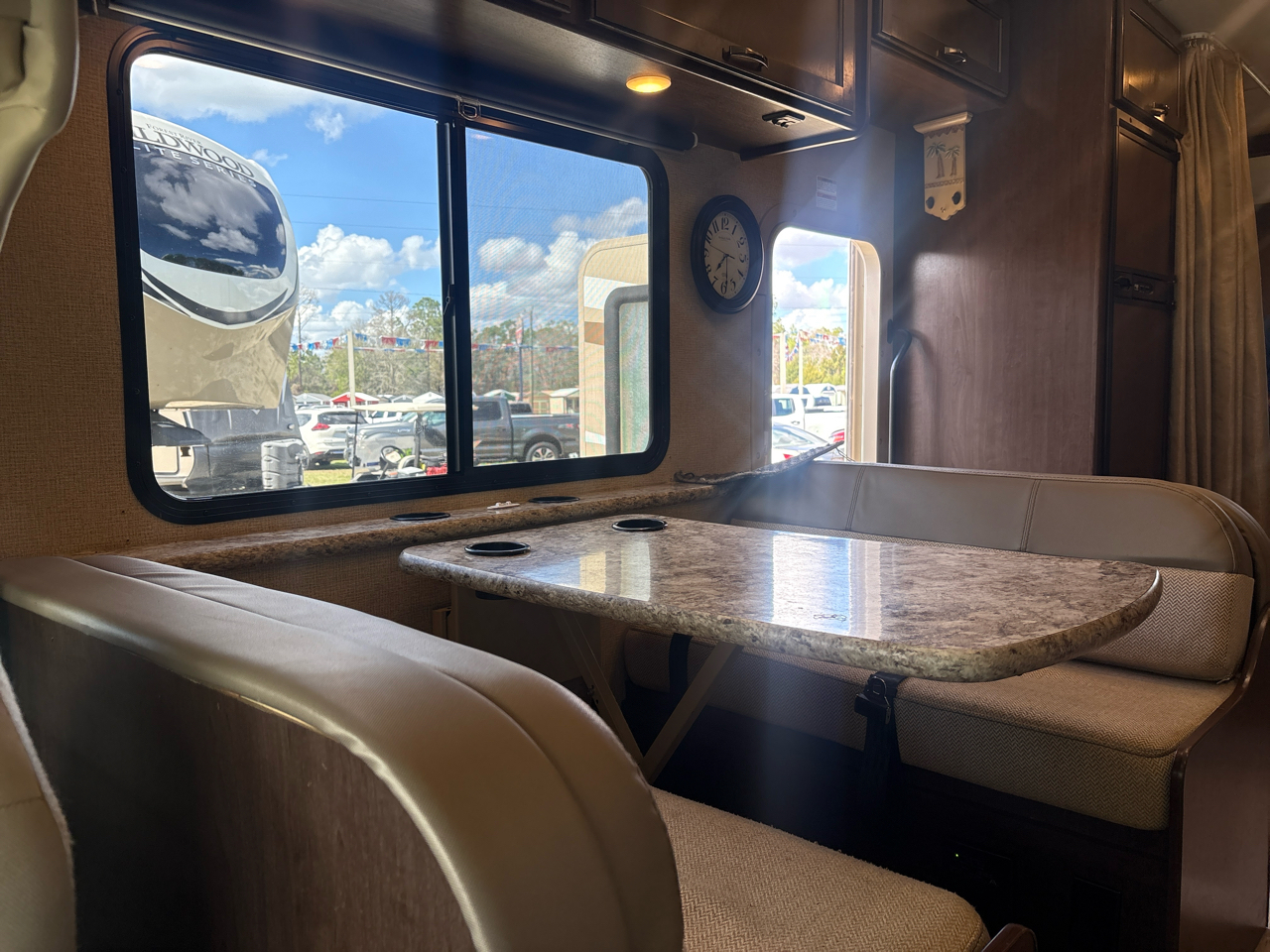 Thor Motor Coach Freedom Elite  2017