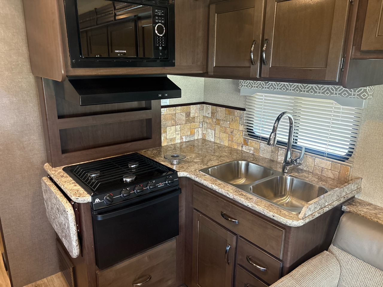 Thor Motor Coach Freedom Elite  2017