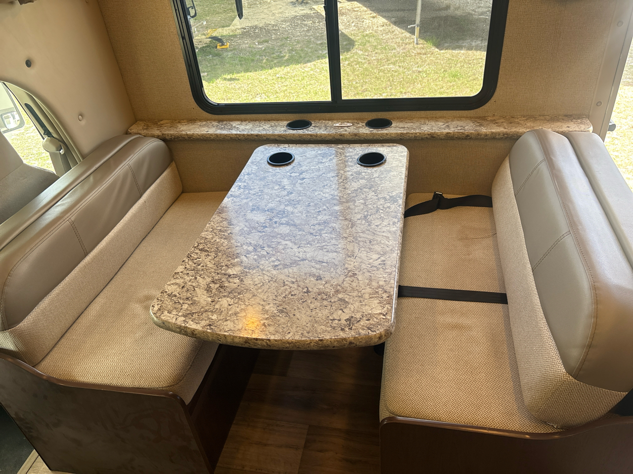 Thor Motor Coach Freedom Elite  2017