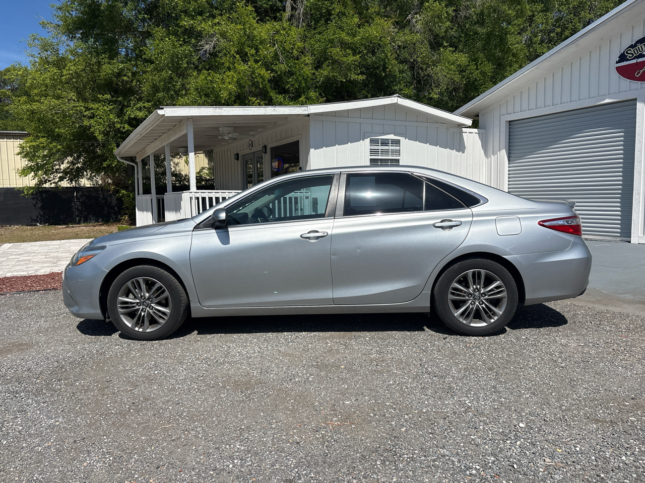 Toyota Camry 4dr Sdn I4 Auto SE w/Special Edition Pkg (Natl) 2016