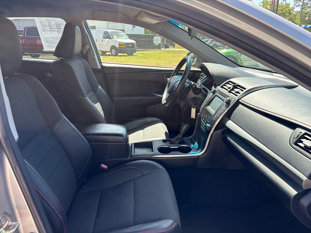 Toyota Camry 4dr Sdn I4 Auto SE w/Special Edition Pkg (Natl) 2016