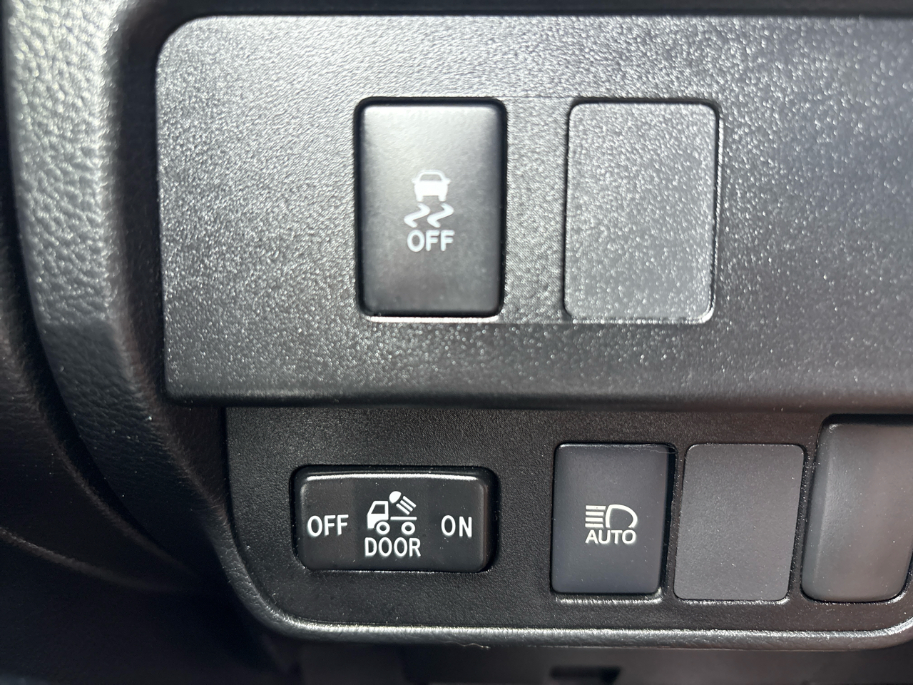 Toyota Tacoma 2WD SR5 Double Cab 5' Bed V6 AT (Natl) 2022