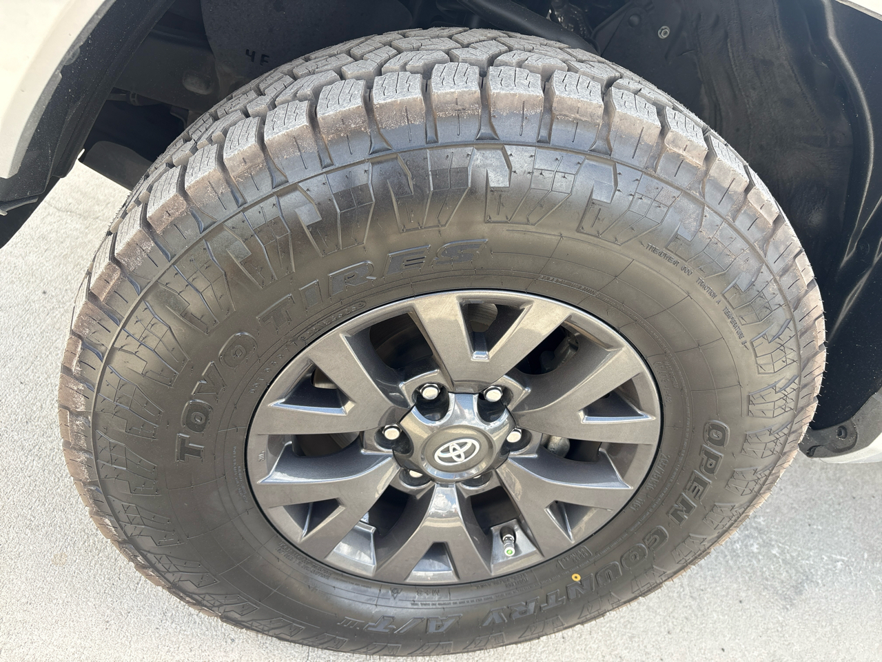 Toyota Tacoma 2WD SR5 Double Cab 5' Bed V6 AT (Natl) 2022