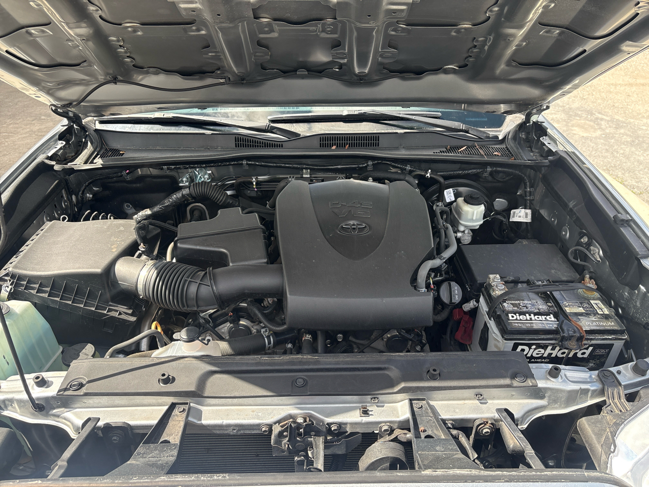 Toyota Tacoma 2WD SR5 Double Cab 5' Bed V6 AT (Natl) 2022