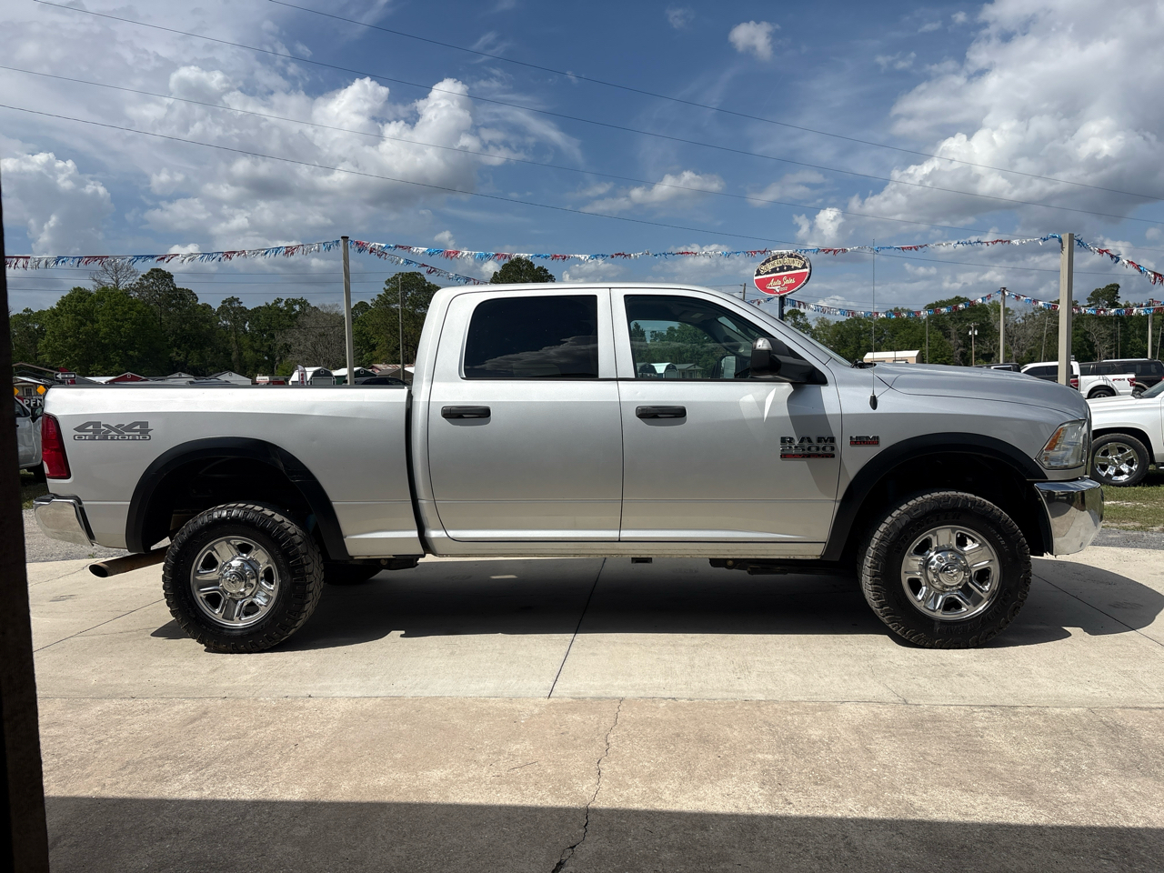 RAM 2500 Tradesman 4x4 Crew Cab 6'4" Box 2018