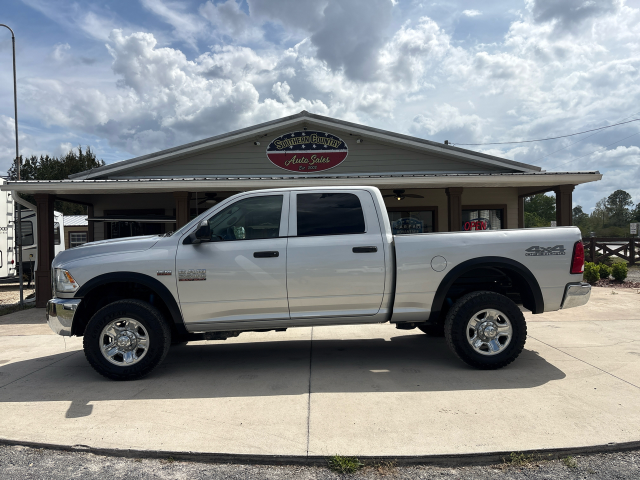 RAM 2500 Tradesman 4x4 Crew Cab 6'4" Box 2018