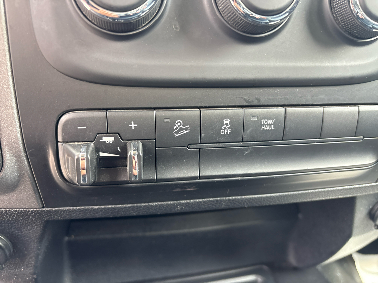 RAM 2500 Tradesman 4x4 Crew Cab 6'4" Box 2018