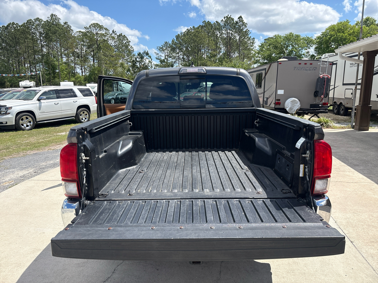 Toyota Tacoma 2WD SR5 Double Cab 5' Bed V6 AT (Natl) 2019