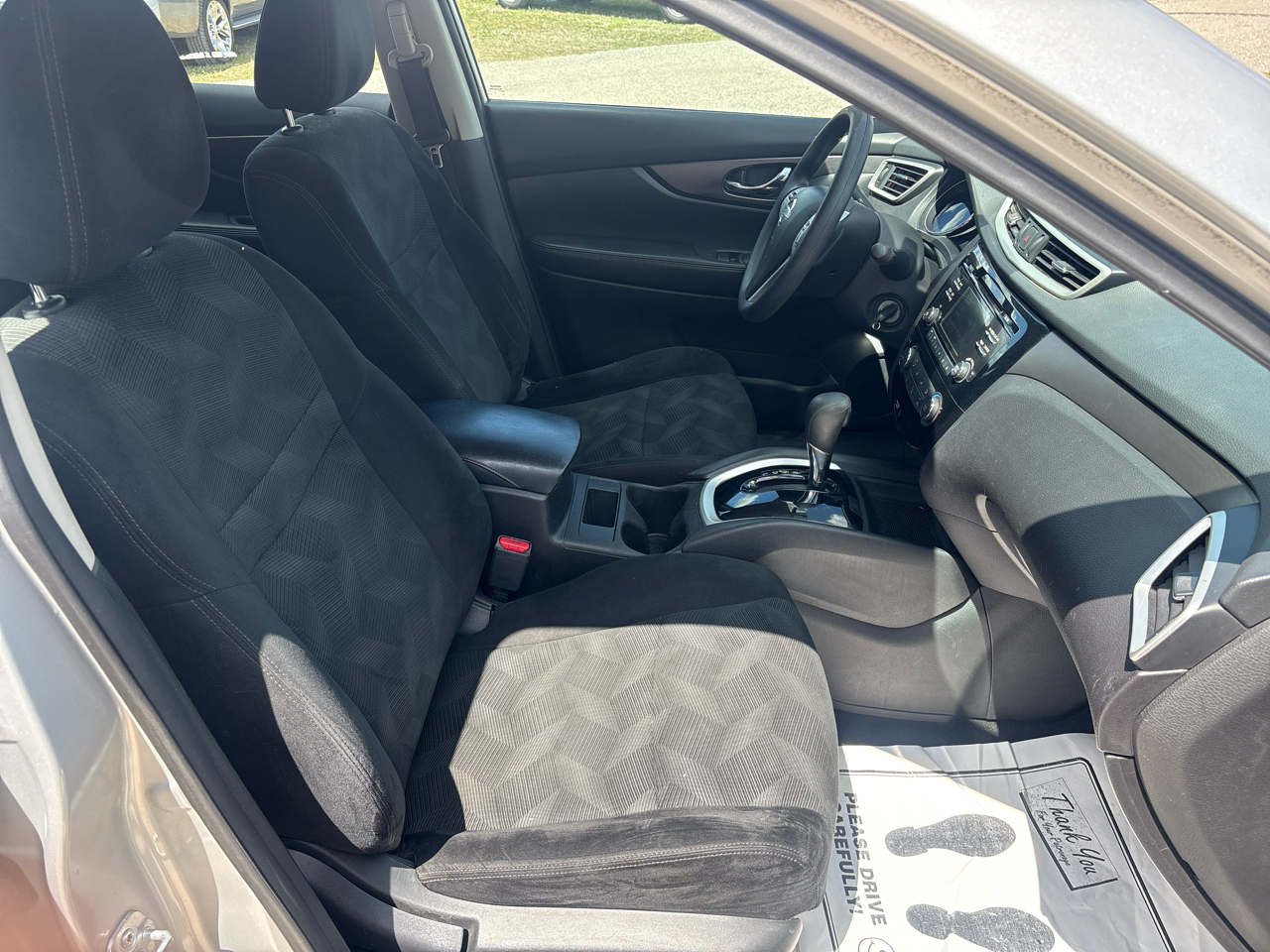 Nissan Rogue FWD 4dr SV 2016