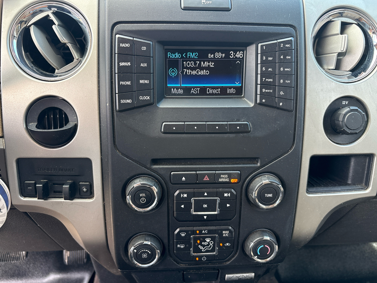 Ford F-150 2WD SuperCrew 145" King Ranch 2014