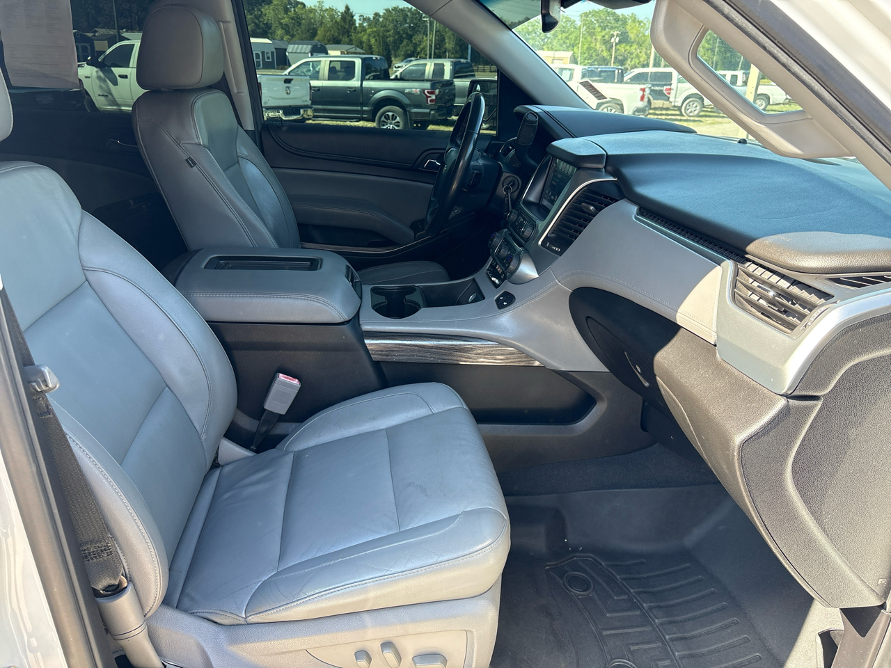 Chevrolet Suburban 2WD 4dr 1500 LT 2019