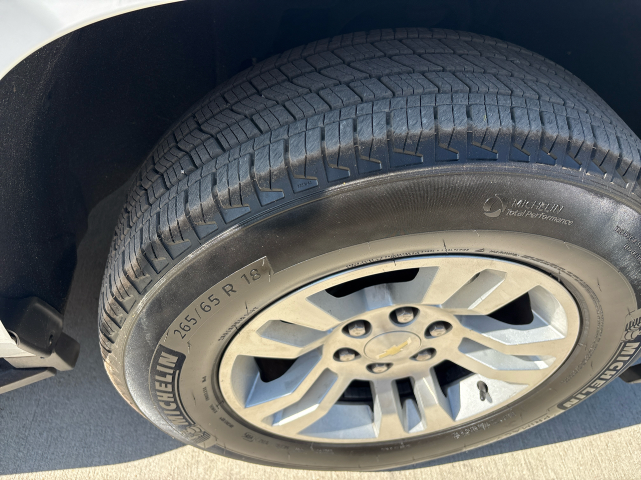 Chevrolet Suburban 2WD 4dr 1500 LT 2019