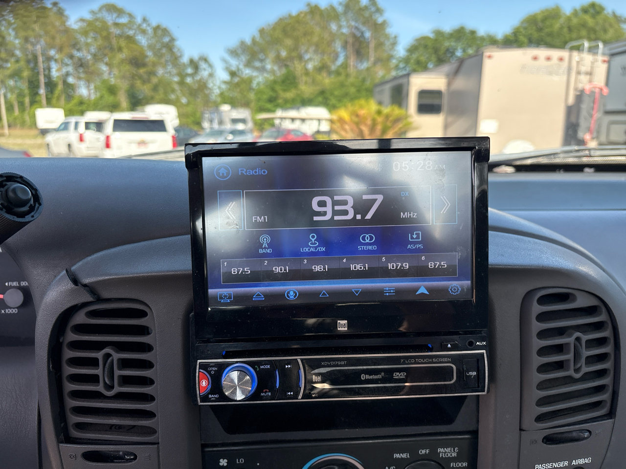 Ford F-150 Reg Cab 120" 1998