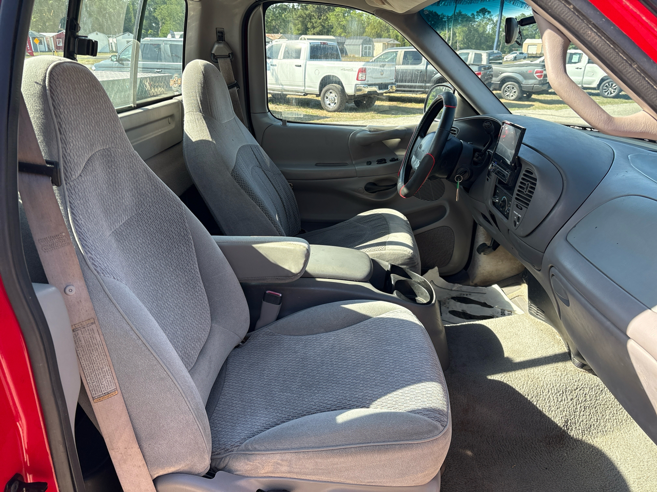 Ford F-150 Reg Cab 120" 1998