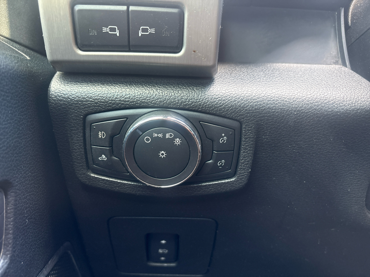Ford F-150 4WD SuperCrew 145" Platinum 2016