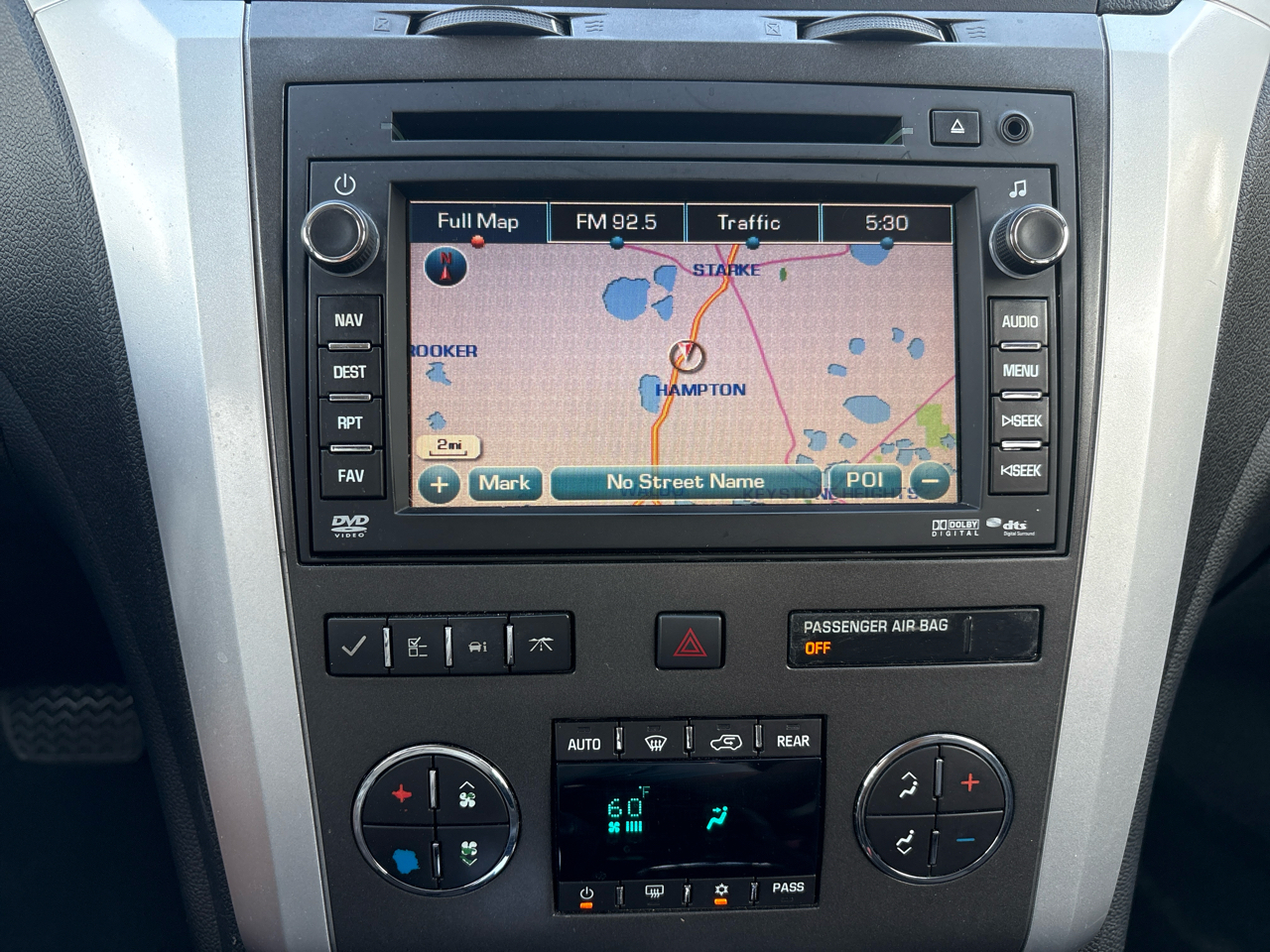 Chevrolet Traverse FWD 4dr LT w/2LT 2011