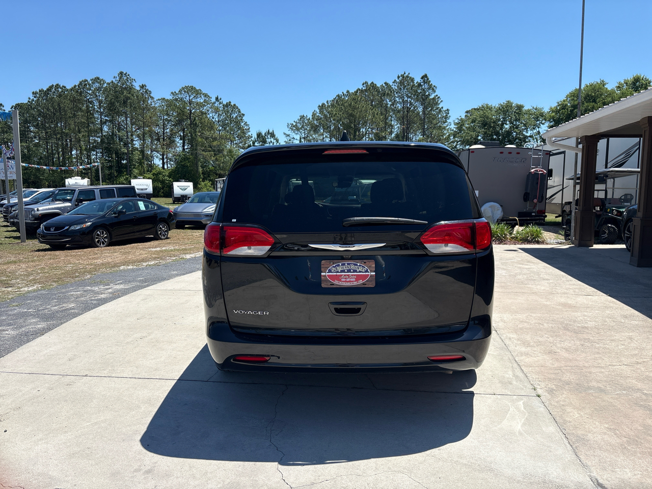 Chrysler Voyager LX FWD 2023