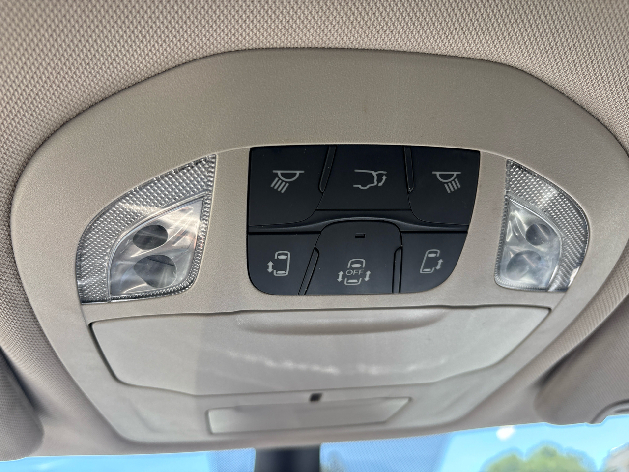 Chrysler Voyager LX FWD 2023