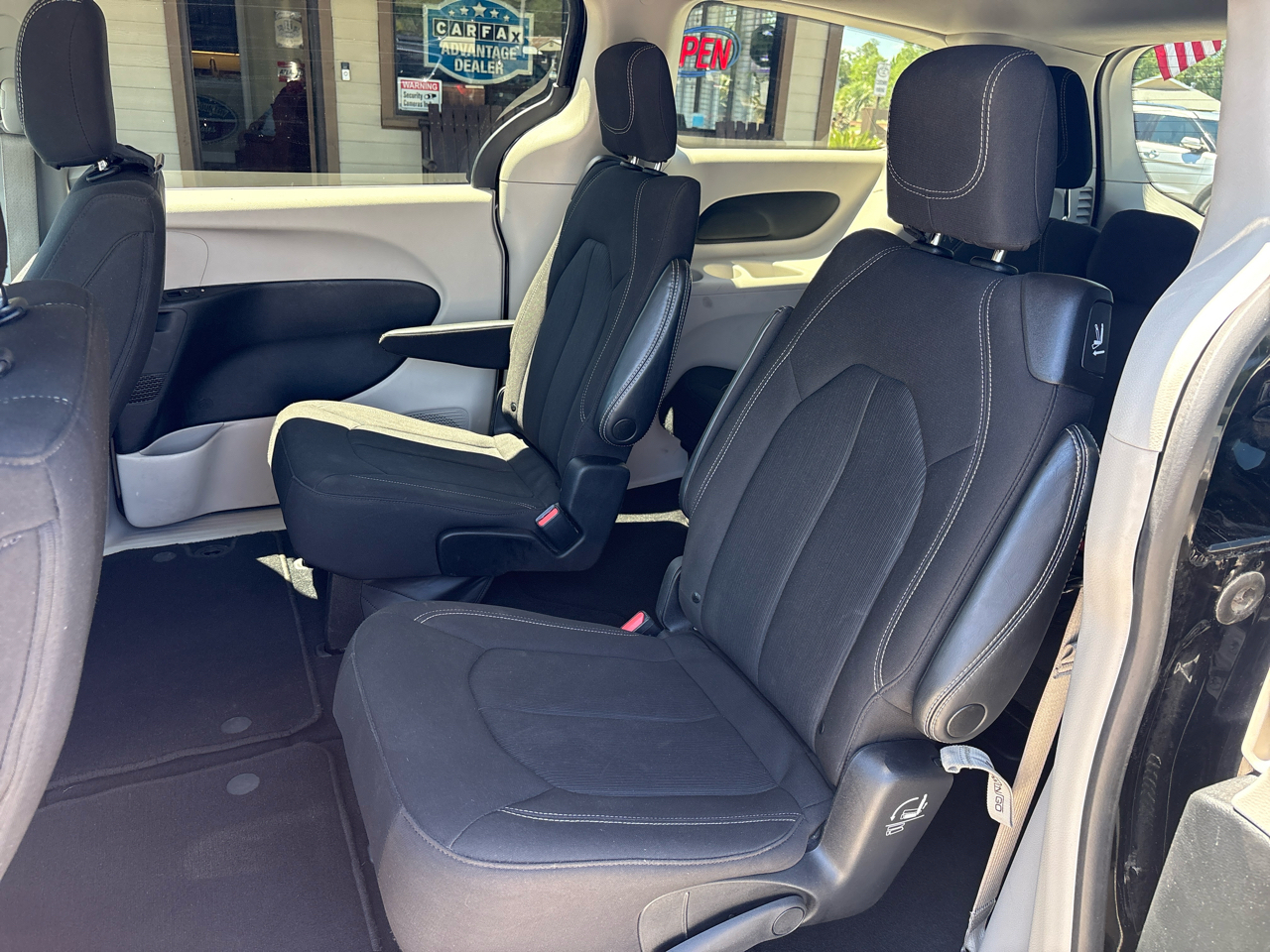 Chrysler Voyager LX FWD 2023