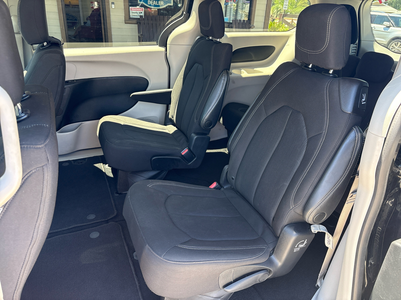 Chrysler Voyager LX FWD 2023